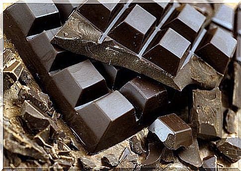 dark chocolate on chocolate bars