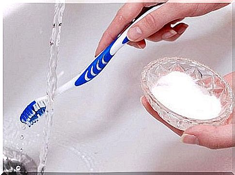 baking soda to remove plaque