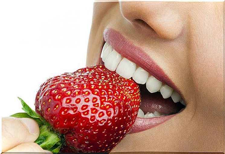 strawberries for plaque removal