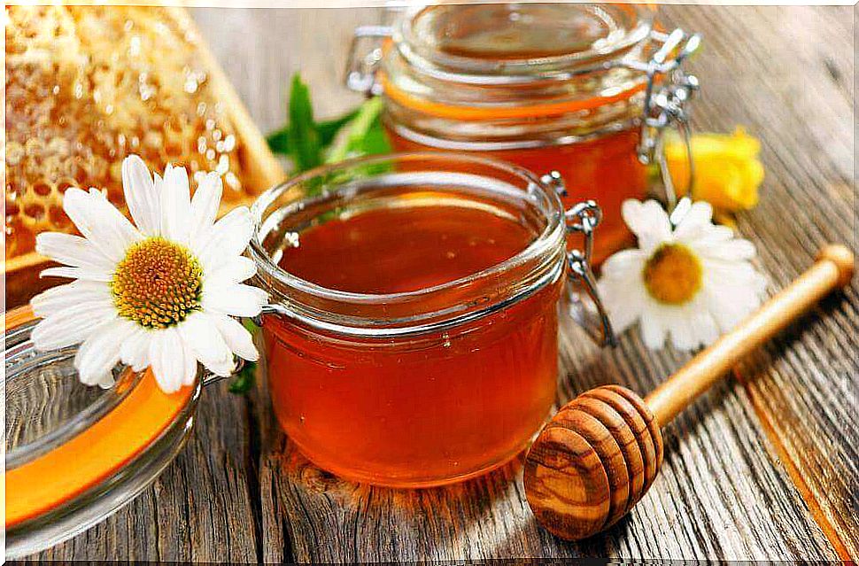 honey for acne scars