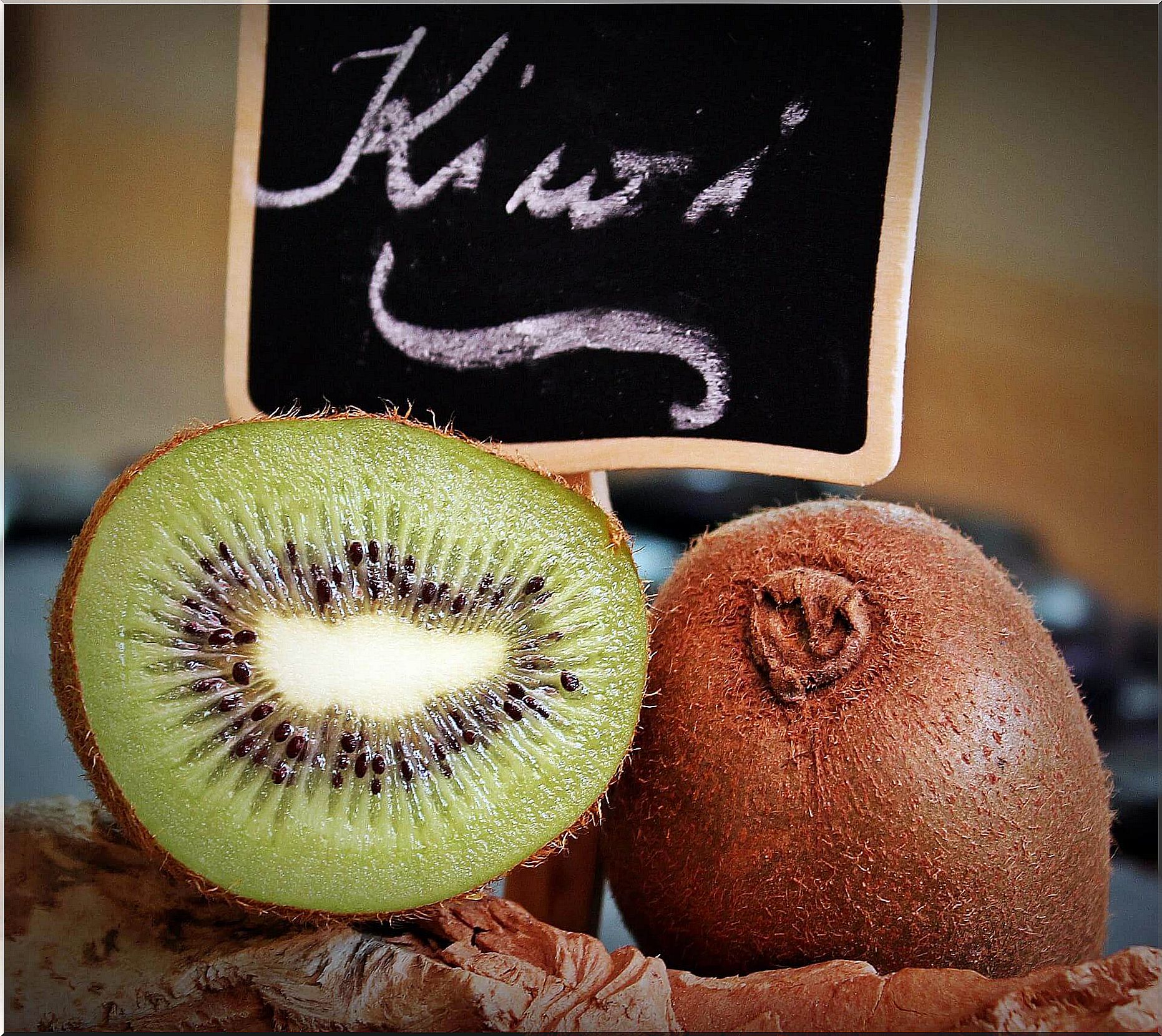 kiwi in the shop