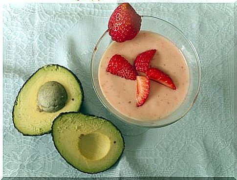 strawberries and avocado for the treatment of fibromyalgia