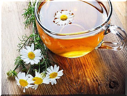 prevent inflammation with chamomile tea