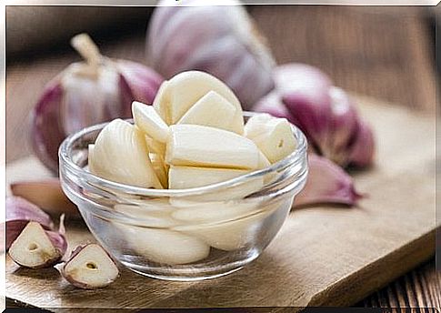 lower blood sugar with garlic