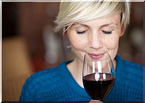 lower your blood sugar by drinking red wine in moderation