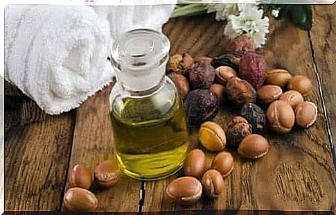 Jojoba oil is helpful for rashes