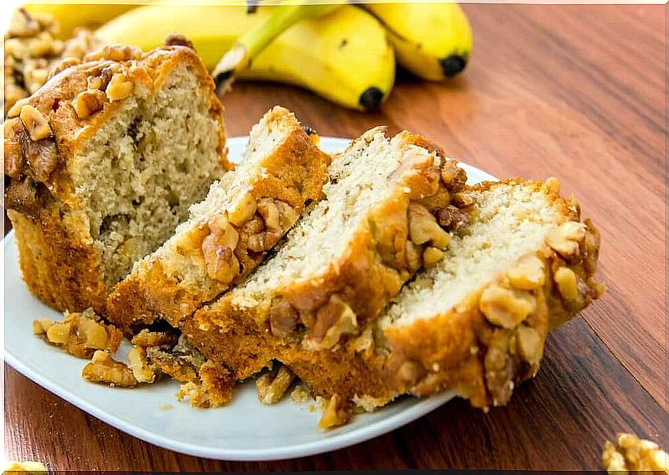 The sugar-free banana nut cake is suitable for diabetics