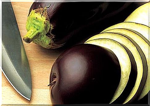 Say goodbye to belly fat with eggplant water