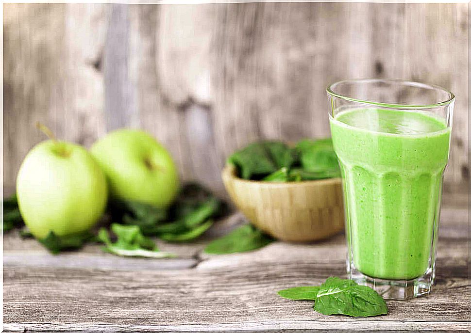 Smoothies to strengthen hair: 5 tasty choices