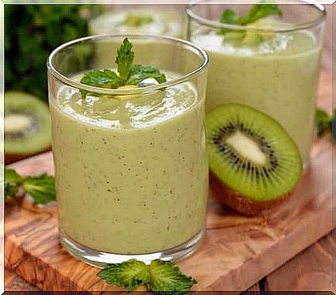 Green smoothies help cleanse the body of impurities and toxins